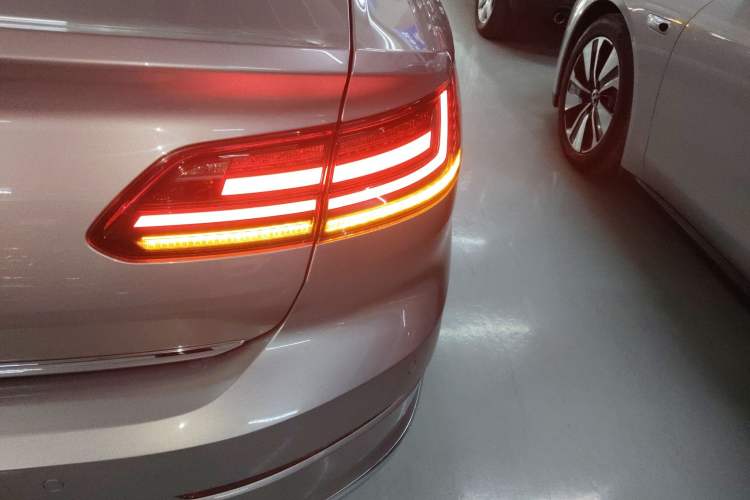 Used Volkswagen FAW-Volkswagen CC 2020 330TSI Glamour Edition China VI Standard Right Rear Taillight