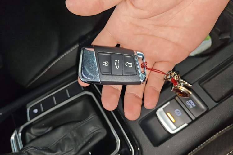 Used Volkswagen FAW-Volkswagen CC 2020 330TSI Glamour Edition China VI Standard Vehicle Key
