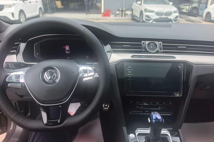 Used Volkswagen FAW-Volkswagen CC 2020 330TSI Glamour Edition China VI Standard Interior 3