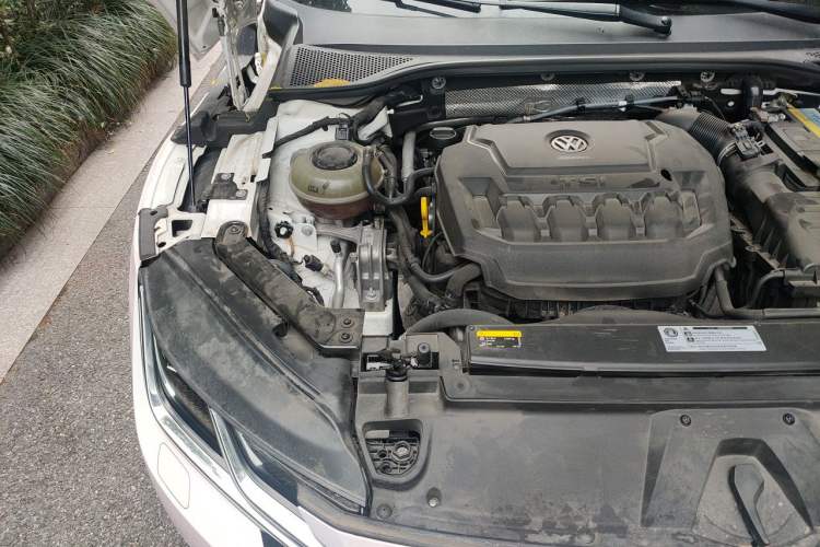 Used Volkswagen FAW-Volkswagen CC 2020 330TSI Glamour Edition China VI Standard Engine Bay Right
