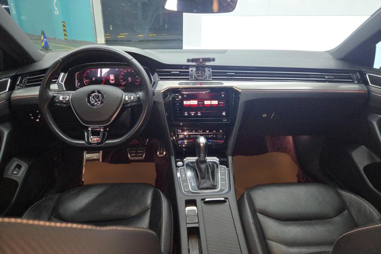 Used Volkswagen FAW-Volkswagen CC 2020 330TSI Glamour Edition China VI Standard Center Console