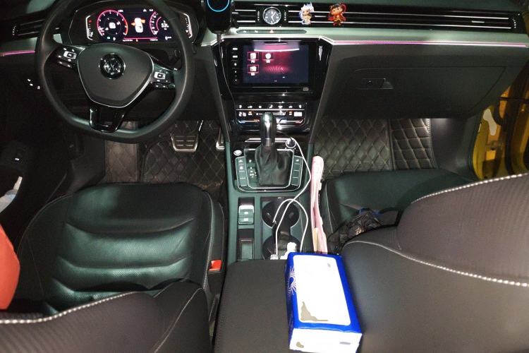 Used Volkswagen FAW-Volkswagen CC 2020 330TSI Glamour Edition China VI Standard Center Console