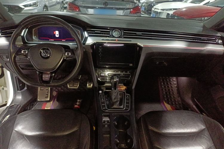 Used Volkswagen FAW-Volkswagen CC 2020 330TSI Glamour Edition China VI Standard Center Console
