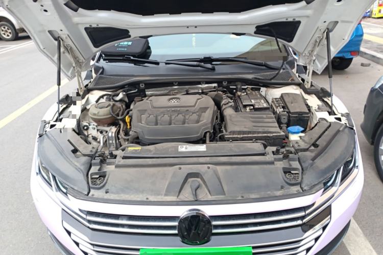 Used Volkswagen FAW-Volkswagen CC 2020 330TSI Glamour Edition China VI Standard Engine Bay