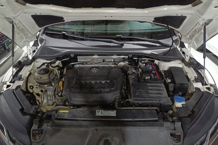 Used Volkswagen FAW-Volkswagen CC 2020 330TSI Glamour Edition China VI Standard Engine Bay