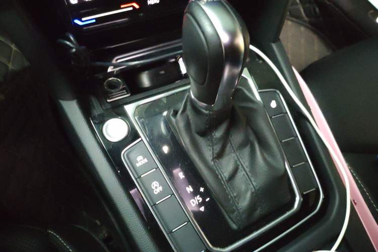 Used Volkswagen FAW-Volkswagen CC 2020 330TSI Glamour Edition China VI Standard Gear Lever