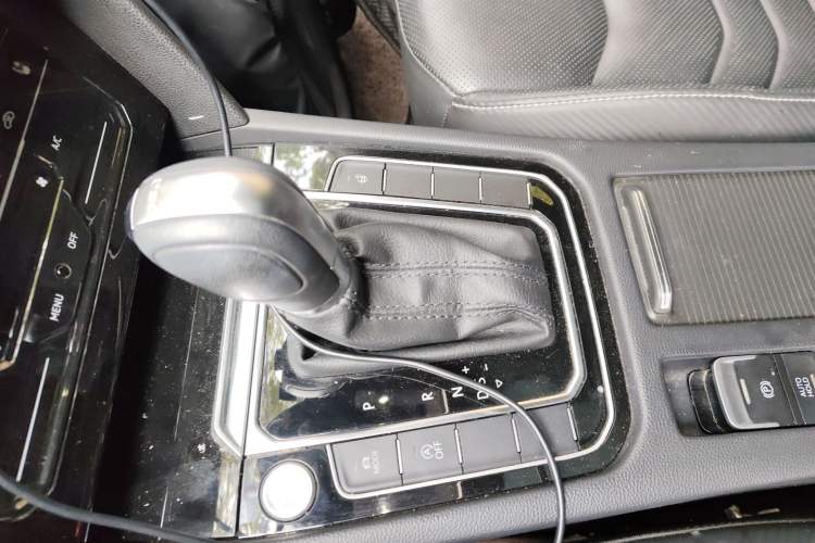 Used Volkswagen FAW-Volkswagen CC 2020 330TSI Glamour Edition China VI Standard Gear Lever