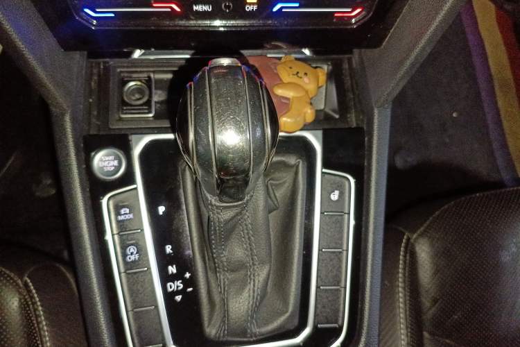 Used Volkswagen FAW-Volkswagen CC 2020 330TSI Glamour Edition China VI Standard Gear Lever