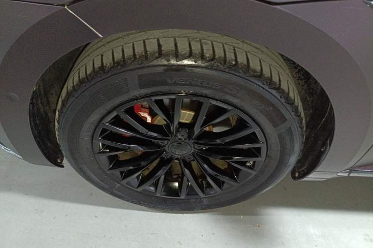 Used Volkswagen FAW-Volkswagen CC 2020 330TSI Glamour Edition China VI Standard Left Front Wheel Hub