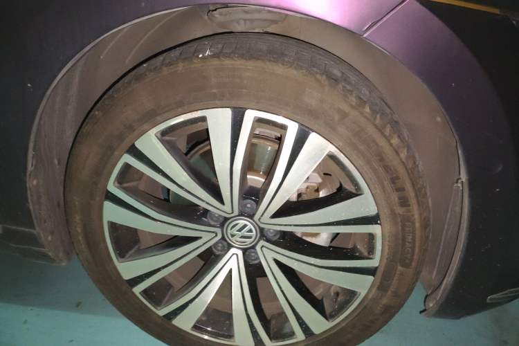 Used Volkswagen FAW-Volkswagen CC 2020 330TSI Glamour Edition China VI Standard Right Front Wheel Hub