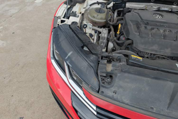 Used Volkswagen FAW-Volkswagen CC 2020 330TSI Huayan Edition China VI Standard Engine Bay Right