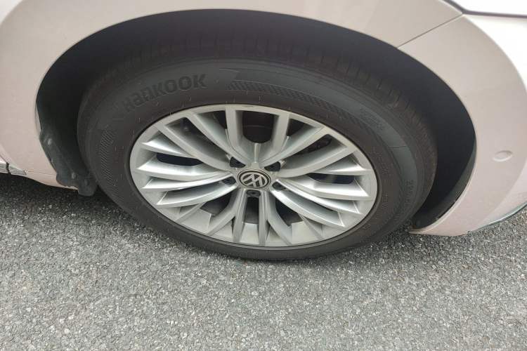 Used Volkswagen FAW-Volkswagen CC 2020 330TSI Glamour Edition China VI Standard Right Front Wheel Hub