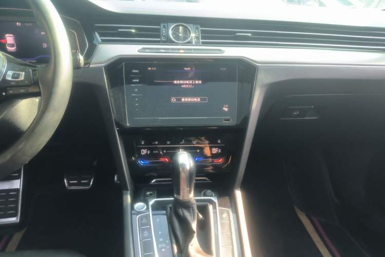 Used Volkswagen FAW-Volkswagen CC 2020 330TSI Glamour Edition China VI Standard Audio And AC Panel