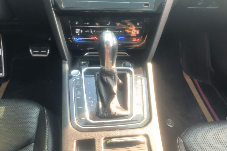 Used Volkswagen FAW-Volkswagen CC 2020 330TSI Glamour Edition China VI Standard Gear Lever