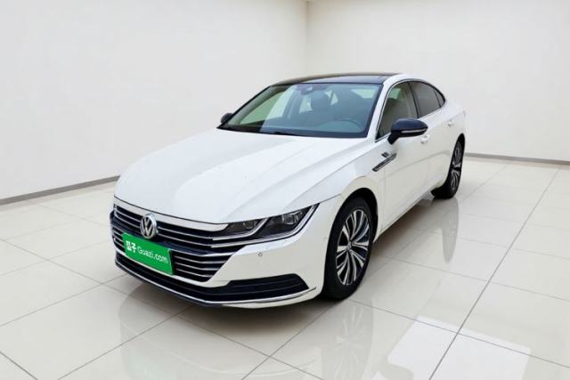 Volkswagen FAW-Volkswagen CC 2020 330TSI Glamour Edition China VI Standard مستعملة