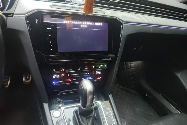 Used Volkswagen FAW-Volkswagen CC 2020 330TSI Glamour Edition China VI Standard Audio And AC Panel