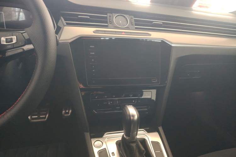 Used Volkswagen FAW-Volkswagen CC 2020 330TSI Huayan Edition China VI Standard Audio And AC Panel
