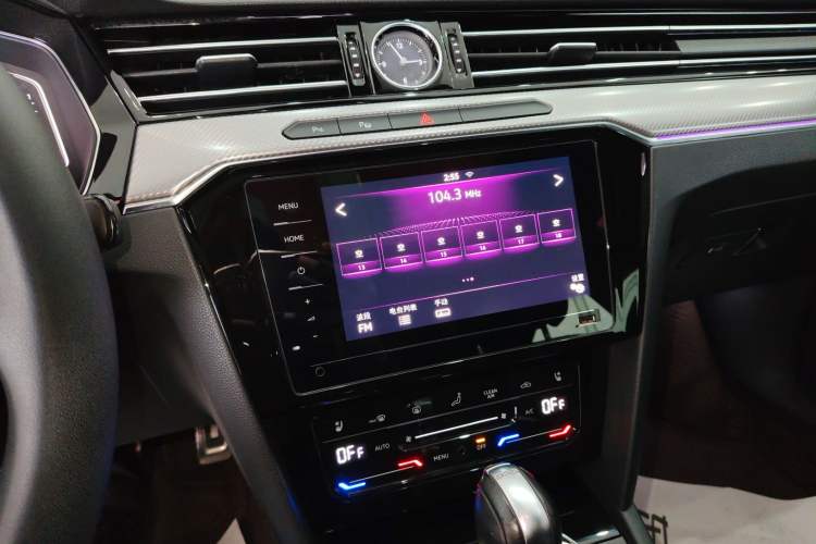 Used Volkswagen FAW-Volkswagen CC 2020 330TSI Glamour Edition China VI Standard Audio And AC Panel