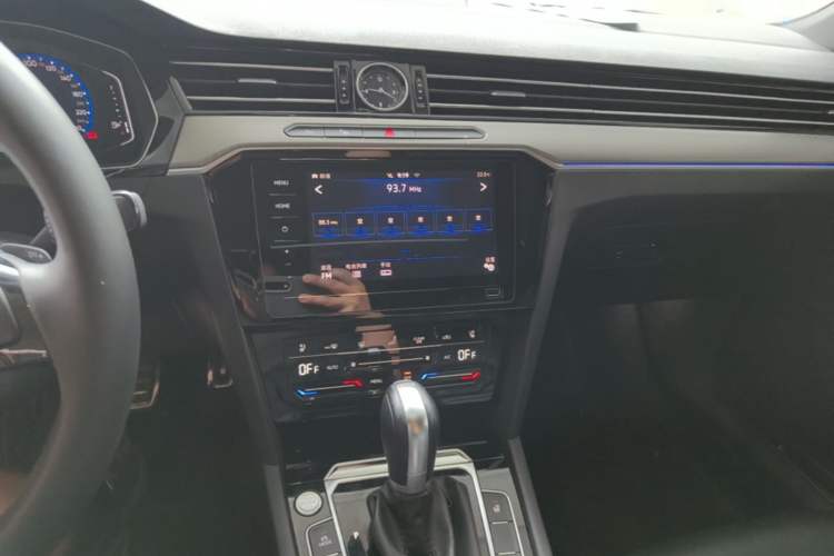 Used Volkswagen FAW-Volkswagen CC 2020 330TSI Glamour Edition China VI Standard Audio And AC Panel