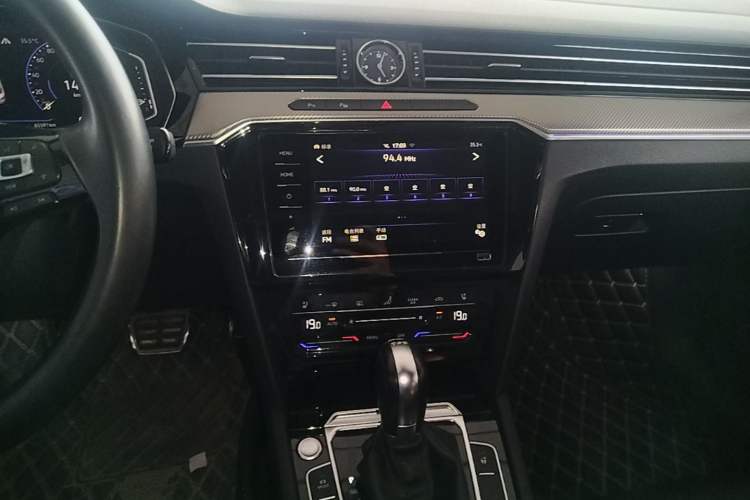 Used Volkswagen FAW-Volkswagen CC 2020 330TSI Glamour Edition China VI Standard Audio And AC Panel