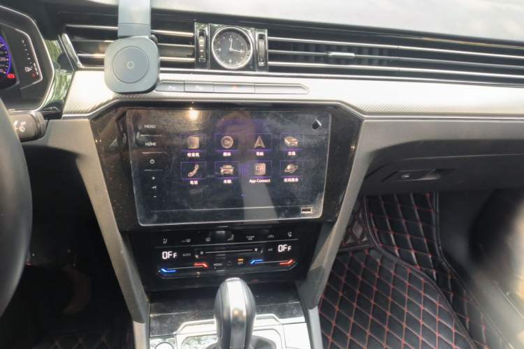 Used Volkswagen FAW-Volkswagen CC 2020 330TSI Glamour Edition China VI Standard Audio And AC Panel