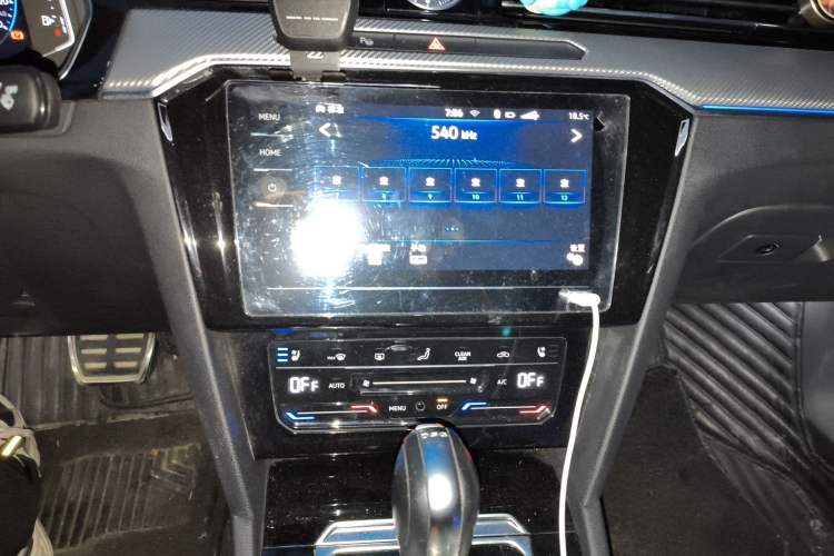 Used Volkswagen FAW-Volkswagen CC 2020 330TSI Glamour Edition China VI Standard Audio And AC Panel