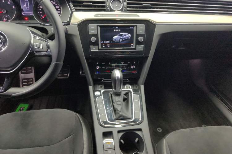 Used Volkswagen FAW-Volkswagen CC 2020 330TSI Huayan Edition China VI Standard Audio And AC Panel