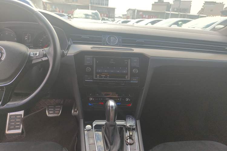 Used Volkswagen FAW-Volkswagen CC 2020 330TSI Huayan Edition China VI Standard Audio And AC Panel