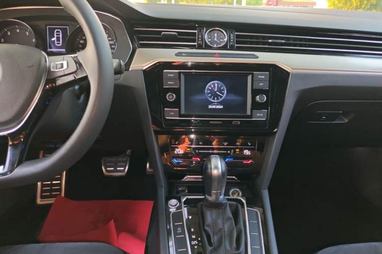 Used Volkswagen FAW-Volkswagen CC 2020 330TSI Huayan Edition China VI Standard Audio And AC Panel