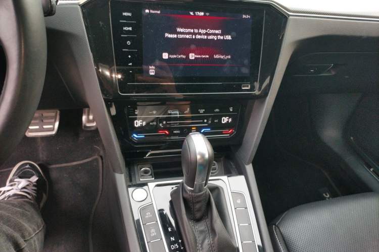 Used Volkswagen FAW-Volkswagen CC 2020 330TSI Glamour Edition China VI Standard Audio And AC Panel