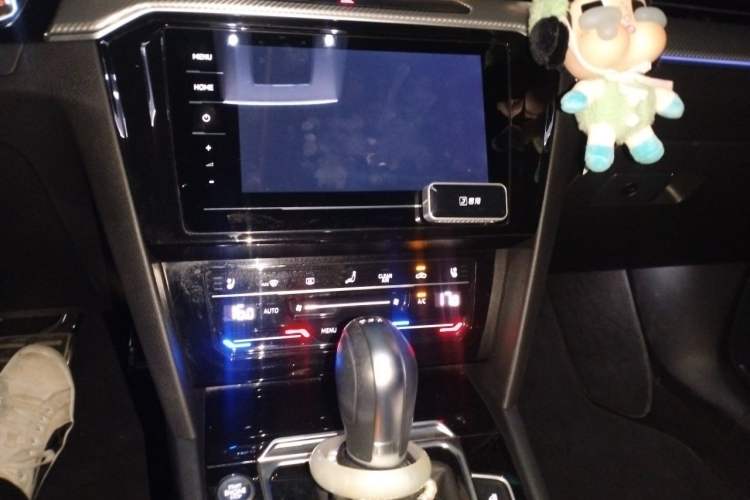 Used Volkswagen FAW-Volkswagen CC 2020 330TSI Glamour Edition China VI Standard Audio And AC Panel