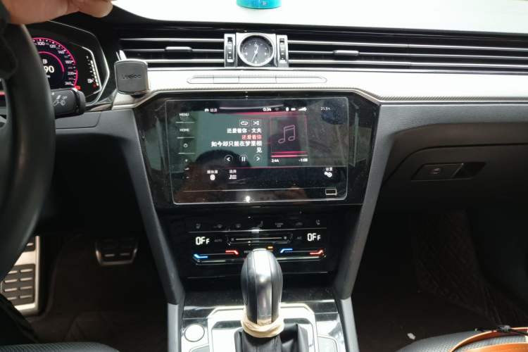 Used Volkswagen FAW-Volkswagen CC 2020 330TSI Glamour Edition China VI Standard Audio And AC Panel