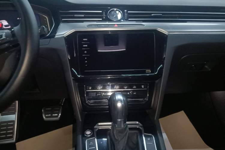 Used Volkswagen FAW-Volkswagen CC 2020 330TSI Glamour Edition China VI Standard Audio And AC Panel
