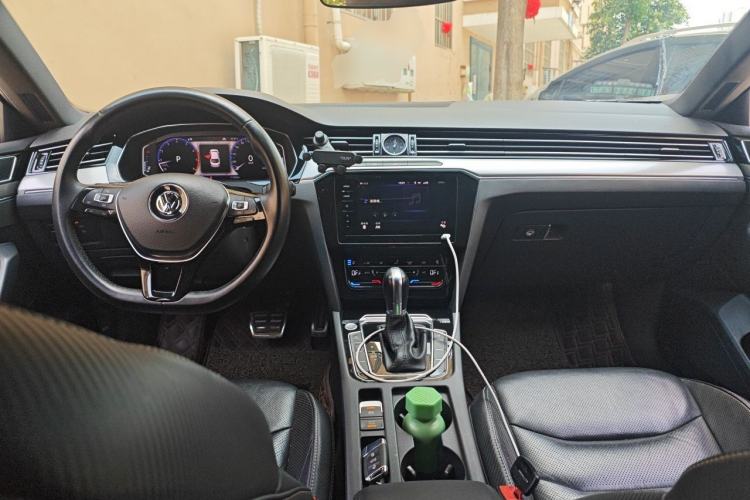 Used Volkswagen FAW-Volkswagen CC 2020 330TSI Glamour Edition China VI Standard Center Console
