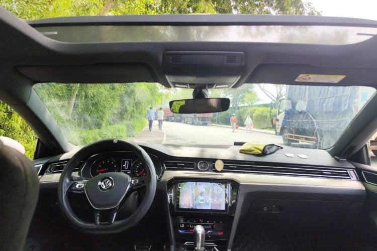 Used Volkswagen FAW-Volkswagen CC 2020 330TSI Huayan Edition China VI Standard Center Console