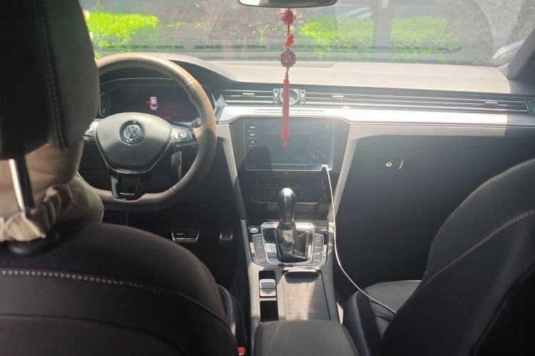 Used Volkswagen FAW-Volkswagen CC 2020 330TSI Glamour Edition China VI Standard Center Console