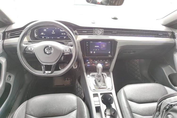 Used Volkswagen FAW-Volkswagen CC 2020 330TSI Glamour Edition China VI Standard Center Console