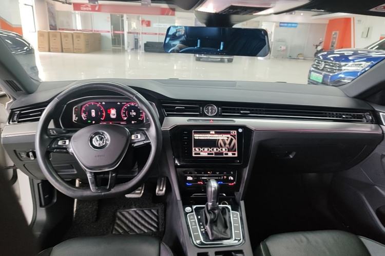 Used Volkswagen FAW-Volkswagen CC 2020 330TSI Glamour Edition China VI Standard Center Console