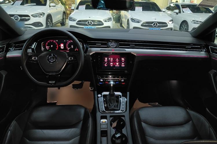 Used Volkswagen FAW-Volkswagen CC 2020 330TSI Glamour Edition China VI Standard Center Console