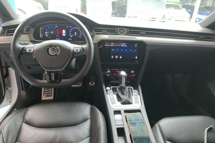 Used Volkswagen FAW-Volkswagen CC 2020 330TSI Glamour Edition China VI Standard Center Console