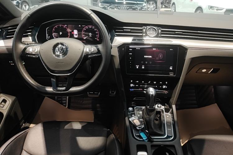 Used Volkswagen FAW-Volkswagen CC 2020 330TSI Glamour Edition China VI Standard Center Console