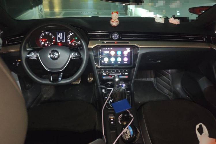 Used Volkswagen FAW-Volkswagen CC 2020 330TSI Huayan Edition China VI Standard Center Console