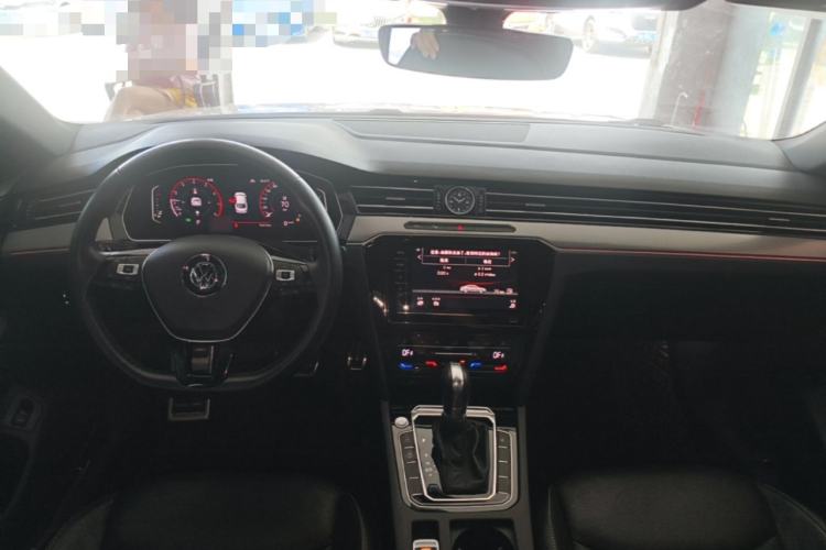 Used Volkswagen FAW-Volkswagen CC 2020 330TSI Glamour Edition China VI Standard Center Console