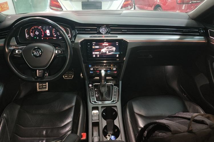Used Volkswagen FAW-Volkswagen CC 2020 330TSI Glamour Edition China VI Standard Center Console