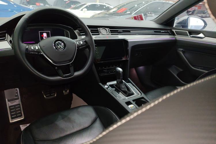 Used Volkswagen FAW-Volkswagen CC 2020 330TSI Glamour Edition China VI Standard Center Console