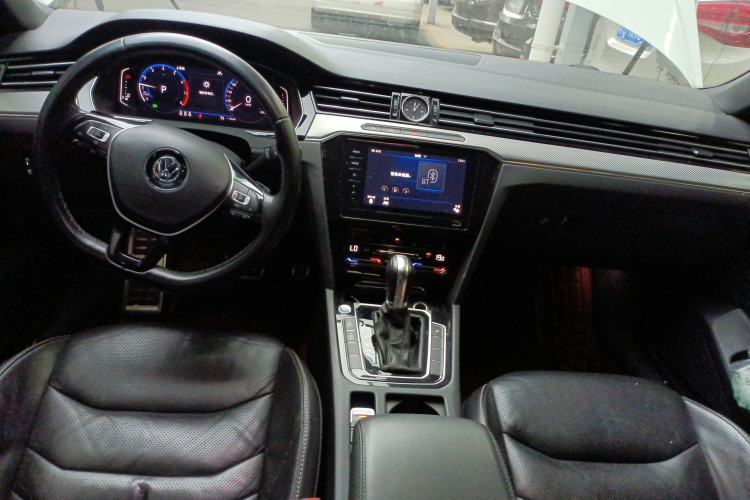 Used Volkswagen FAW-Volkswagen CC 2020 330TSI Glamour Edition China VI Standard Center Console