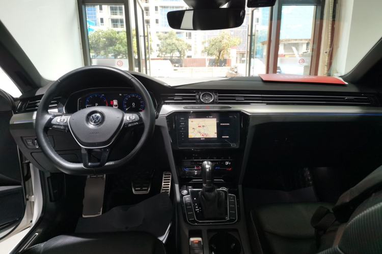 Used Volkswagen FAW-Volkswagen CC 2020 330TSI Glamour Edition China VI Standard Center Console