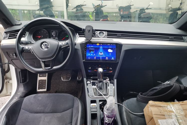 Used Volkswagen FAW-Volkswagen CC 2020 330TSI Huayan Edition China VI Standard Center Console