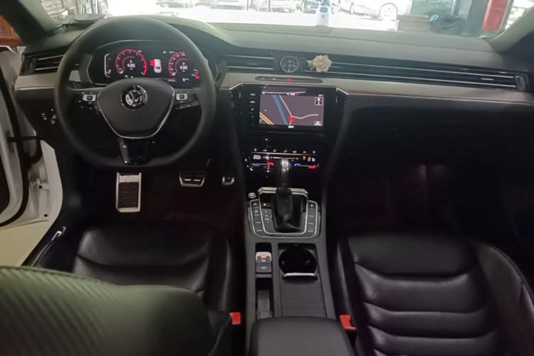 Used Volkswagen FAW-Volkswagen CC 2020 330TSI Glamour Edition China VI Standard Center Console