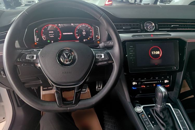 Used Volkswagen FAW-Volkswagen CC 2020 330TSI Glamour Edition China VI Standard Center Console